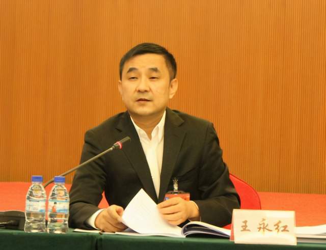 欠债800亿逃往外洋 带走明星女友和61亿 父亲过世都没回来“熊猫体育首页”(图2)
欠债800亿逃往外洋 带走明星女友和61亿 父亲过世都没回来“熊猫体育首页”(图2)