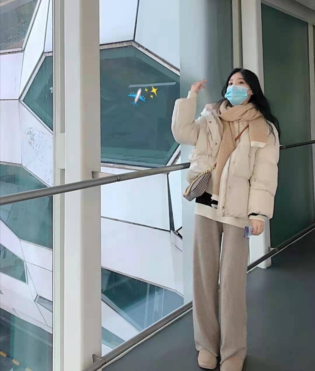 熊猫体育首页|
羽绒服搭配什么颜色裤子悦目(图2)