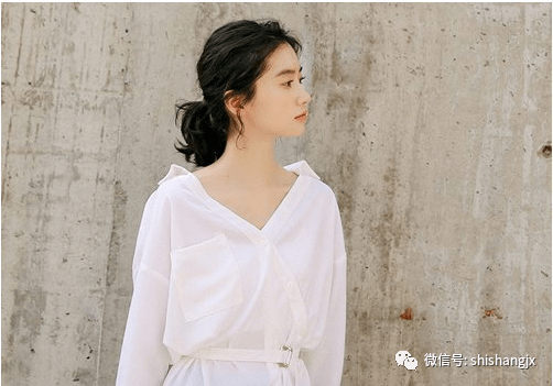 2020年女生盛行短发扎法 简朴气质易上手 30岁也能美的像少女!|熊猫体育(图4)
2020年女生盛行短发扎法 简朴气质易上手 30岁也能美的像少女!|熊猫体育(图4)