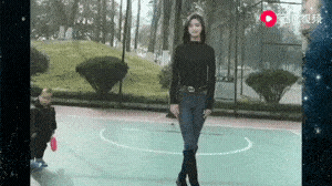 
闲着无聊看看球场大长腿玉人热舞：这舞姿打几分？|熊猫体育(图7)