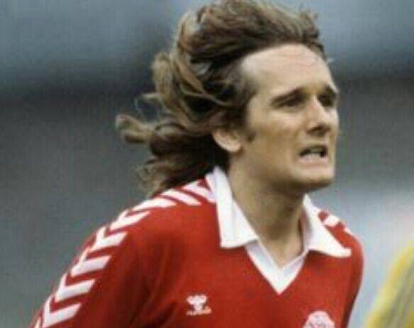 足坛5位球星!来自欧洲权门 身高均不到1米7 全凭实力用饭‘熊猫体育公司’(图5)
足坛5位球星!来自欧洲权门 身高均不到1米7 全凭实力用饭‘熊猫体育公司’(图5)