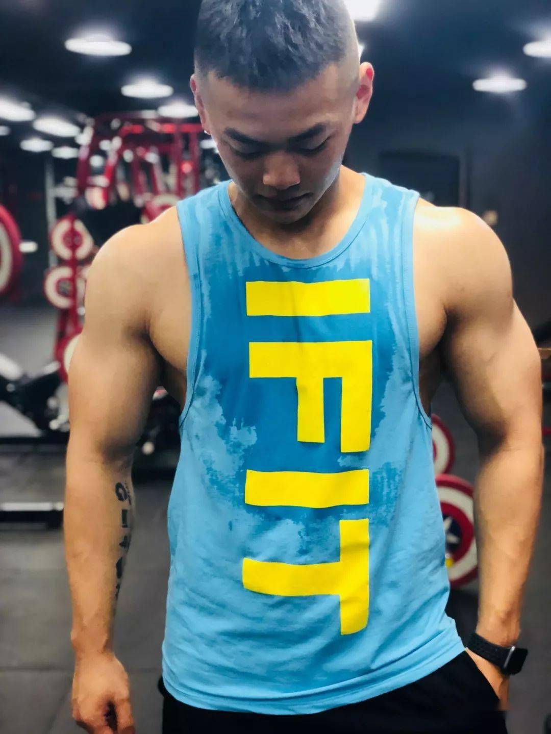 
20岁宁夏小伙练就一身肌肉,收获迷妹无数!“熊猫体育”(图7)