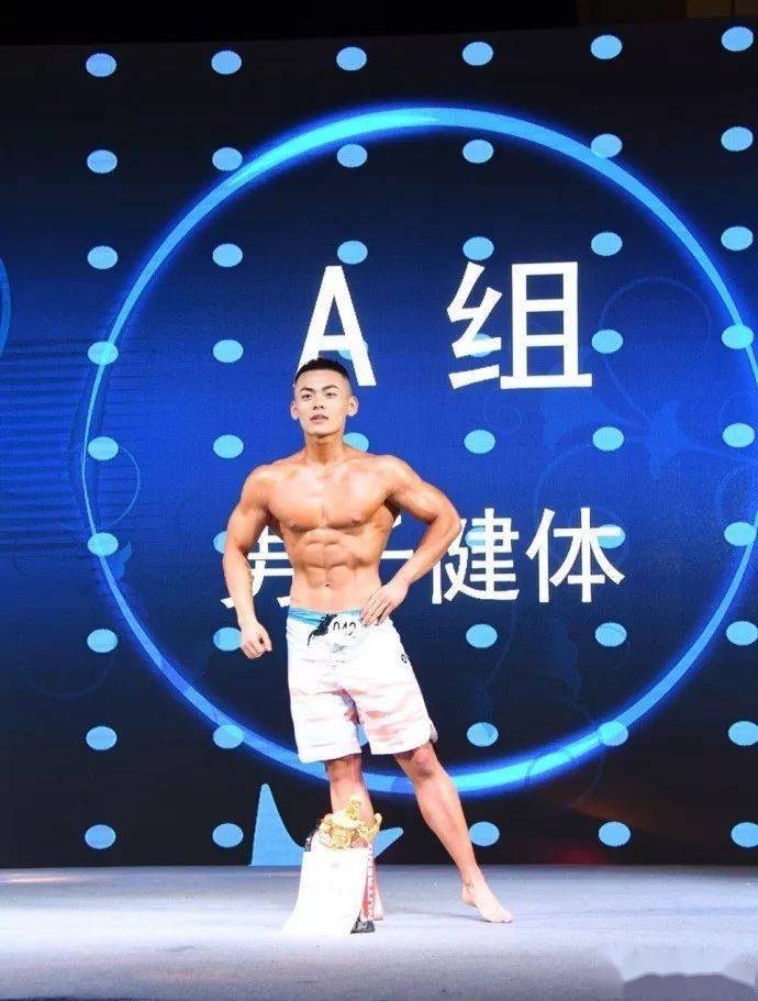 
20岁宁夏小伙练就一身肌肉,收获迷妹无数!“熊猫体育”(图14)