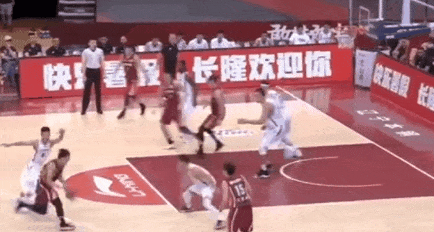 【熊猫体育公司】
球迷为吴前打行侠仗义 但想成为中国男篮的未来 请收起那些矫情！(图2)