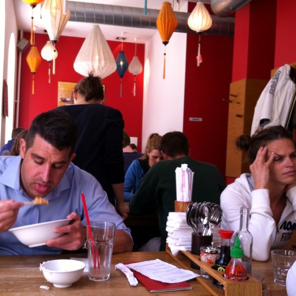 【熊猫体育】有一种小腿叫NBA球员的小腿!莺歌小腿如筷子,麦迪天赋肉眼可见(图3) 熊猫体育公司