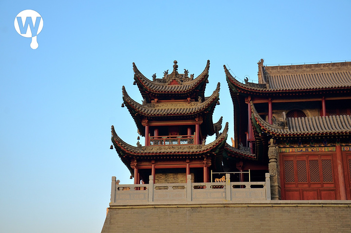 穿短裤已经由时了 比短裤更受接待的三分长热裤 学生们很合适:熊猫体育公司(图5) 熊猫体育