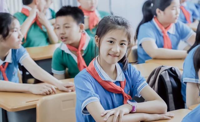 熊猫体育公司：
留短发更能专注学习？有中学苛刻学生发型 女生哭诉：实在太短了(图8)