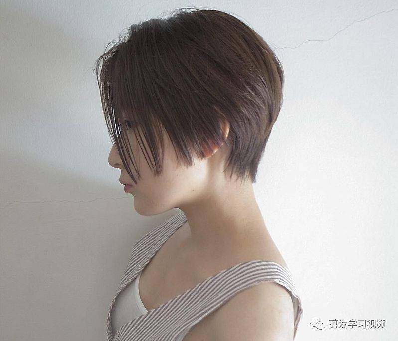 
短发不等式 大盛行！|熊猫体育公司(图21)